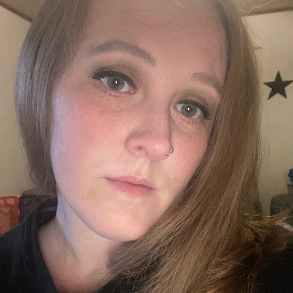 Meet your Posher, Christy - Picture 1 of 1